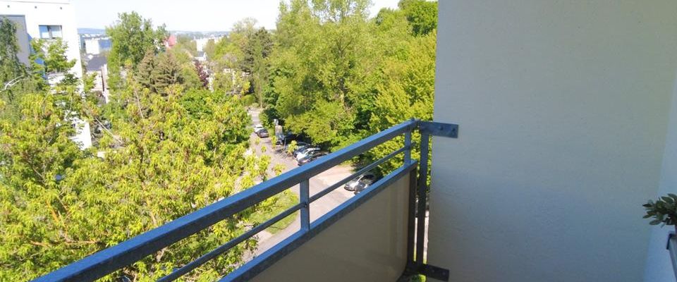 Helle 3-Raum-Wohnung mit Balkon in ruhiger, grüner Lage – Mietfrei-Aktion - Foto 1