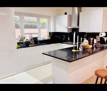 2 Bed Semi-Detached House, Overdale Road, W5 - Photo 6