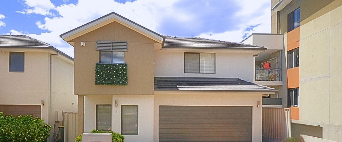 Bright & Convenient Family Home - Photo 1