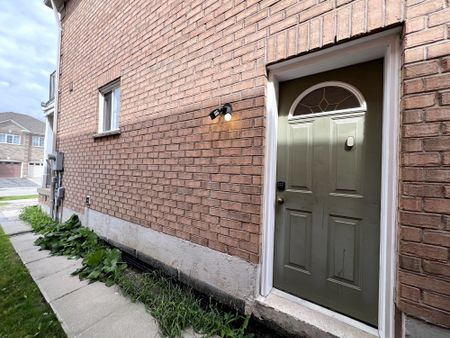 For Lease - 3866 Freeman Terrace Unit# Basement, Mississauga, Ontario - Photo 3