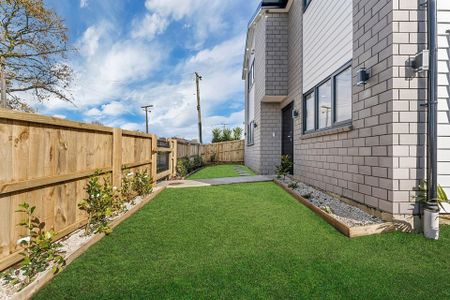 🏡 Brand New 5-Bedroom Standalone Home - Photo 2