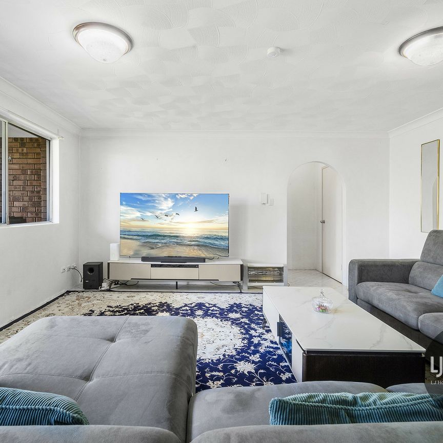 Available 8 April - Photo 1