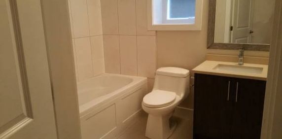 2 bedroom basement suite $1750 including utilities & 1 small car parking - Photo 2