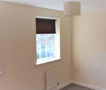 4 bedroom terraced house to rent - Photo 3