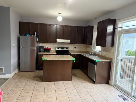 For Lease - 3 Grey Wing Avenue, Georgina, Ontario - Photo 5