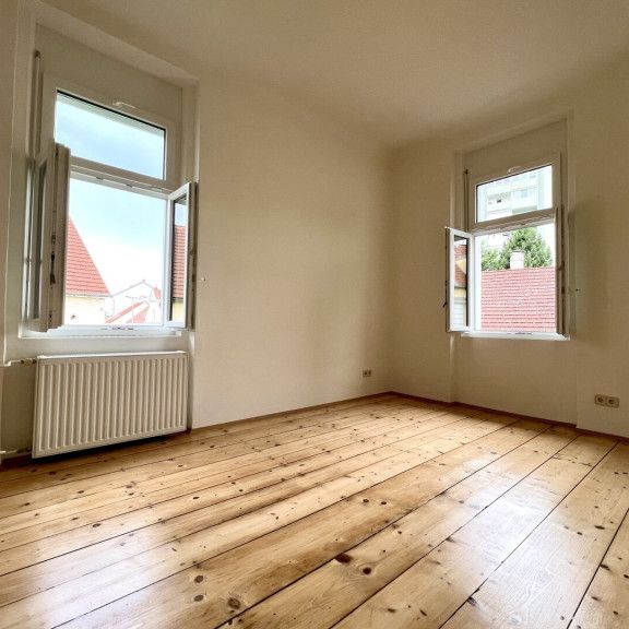 Helles Altbau-Juwel mit Charakter: 2 Zimmer mit Balkon! - Photo 1