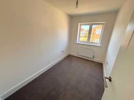 3 bedroom detached house to rent - Photo 3