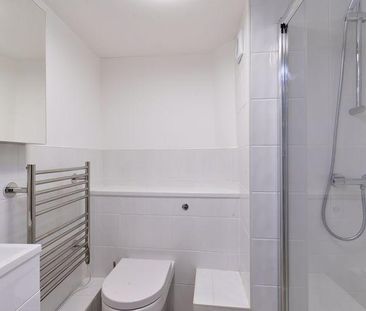 1 bedroom character property to rent - Photo 5