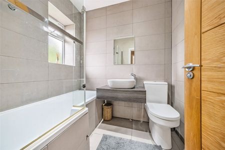 Goldsworth Road, Woking, Surrey, GU21 - Photo 5