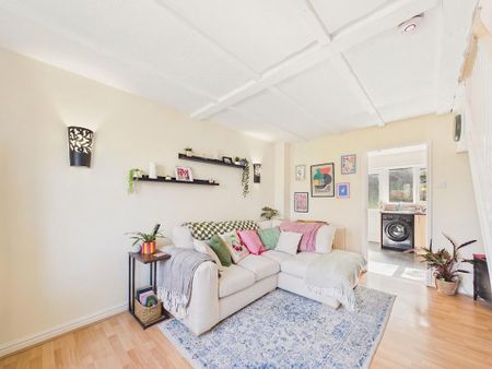 2 bedroom terraced house to rent - Photo 3