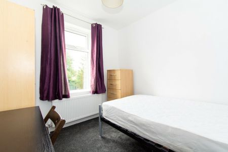 4 DOUBLE Bed Student house on Hankinson Road - Photo 4