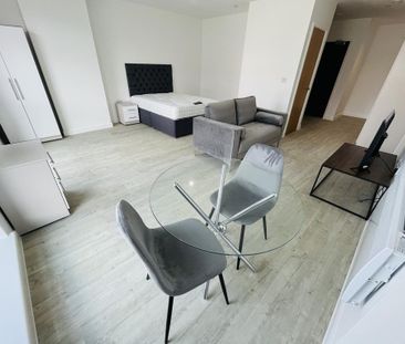 Studio to rent - Photo 5