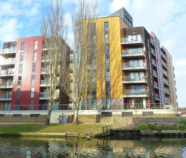 Geoffrey Watling Way - Photo 1