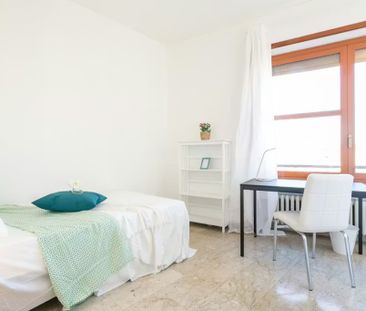 Piazza Simone Bolivar, Milan, Lombardy 20146 - Photo 2