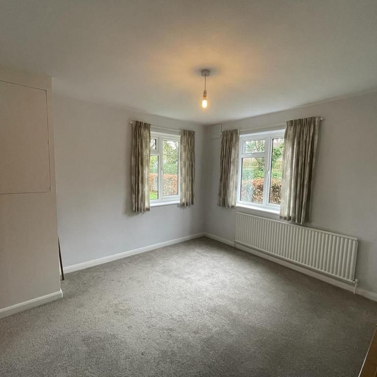 2 bedroom bungalow to rent - Photo 1