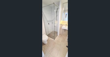 A Beautiful Unfurnished 1 Bedroom plus Study/Spare Room and Balcony Apartment!! - Photo 5