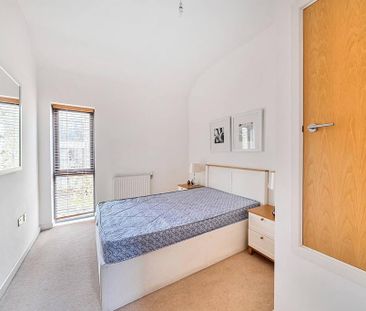 2 bedroom end of terrace house to rent - Photo 1