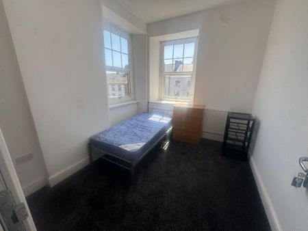 6 bedroom house to rent - Photo 2