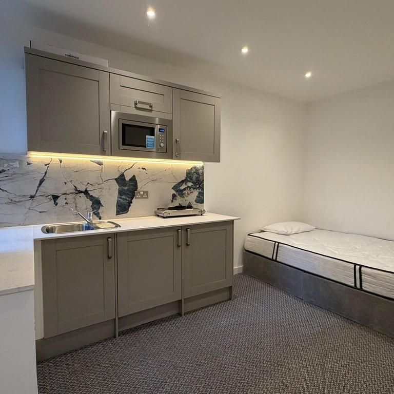 Studio to rent - Photo 1