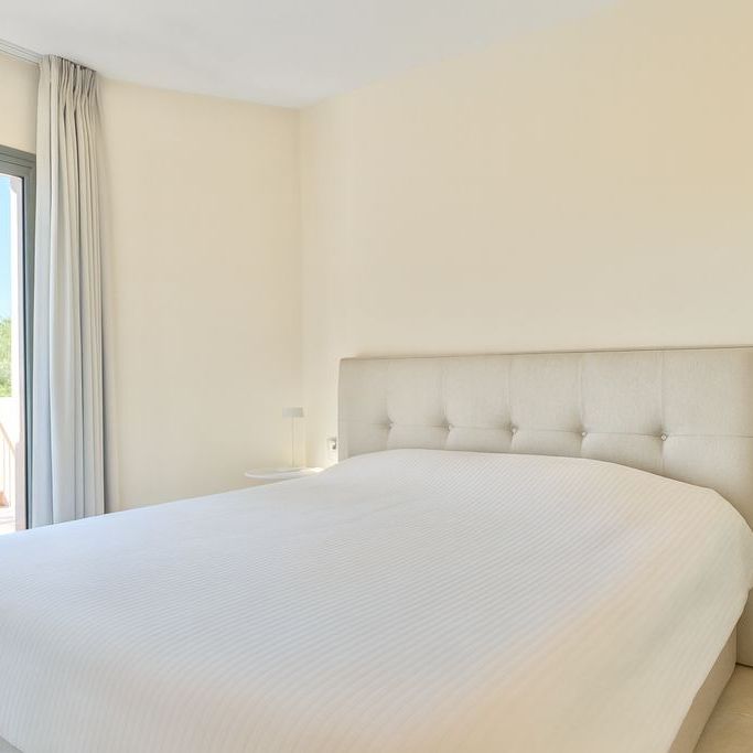 Luxury penthouse for rent in Málaga, Spain - Photo 1