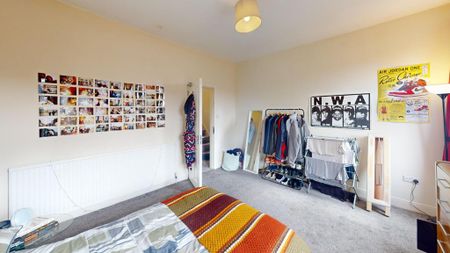 4 bedroom semi-detached house to rent - Photo 4