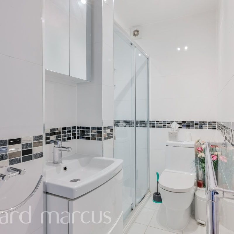 Wimbledon Park Road - Photo 1