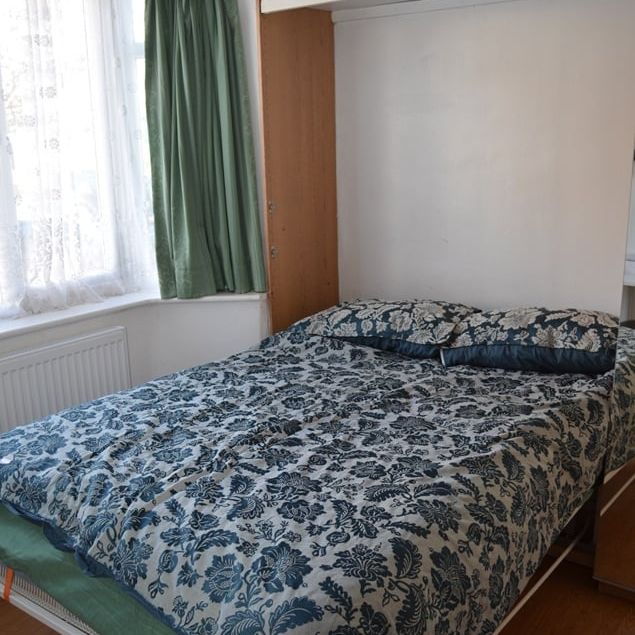 Studio Flat, Blandford Road, BR3 - Photo 1