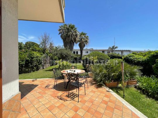 Quadrilocale via Giacinta Pezzana 23, Centro, Aci Castello - Photo 1