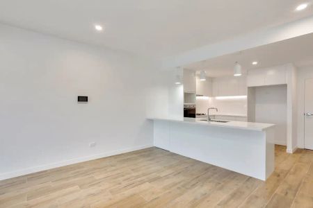 “Sleek Waterfront Luxury in the Heart of Gosford” - Photo 4