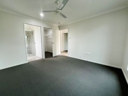 BRAND NEW EXECUTIVE HOME - Photo 5