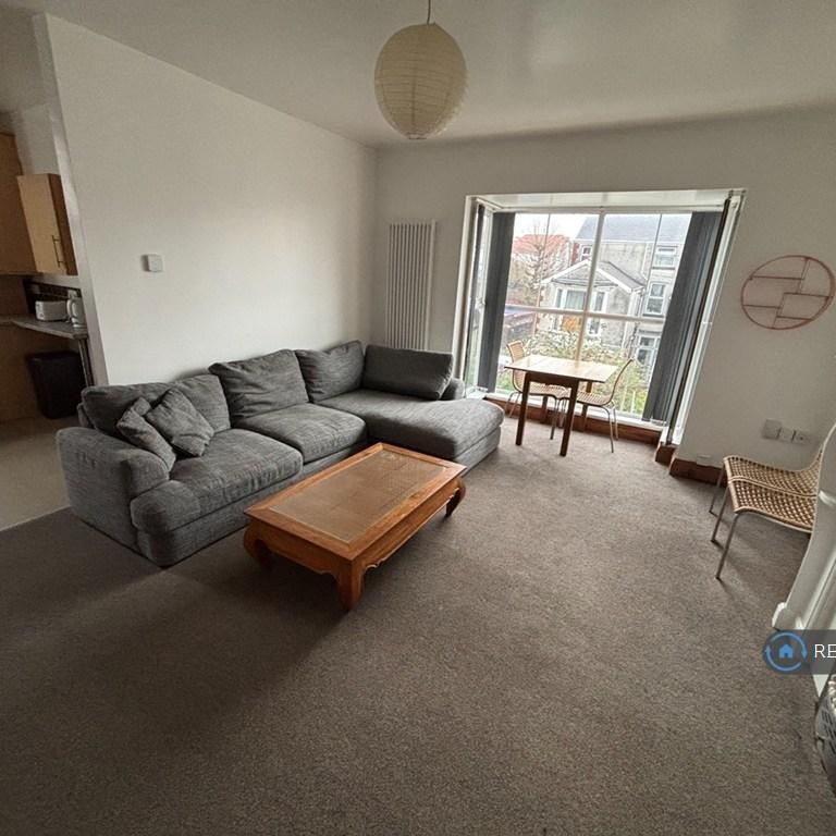 1 bedroom flat to rent - Photo 1