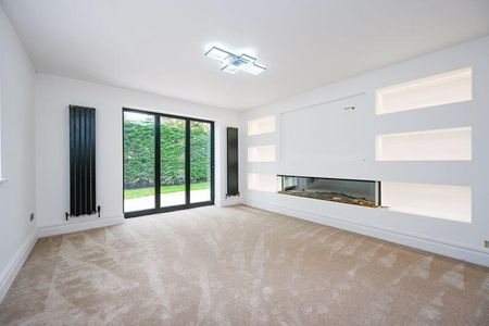 5 bedroom detached house to rent - Photo 2