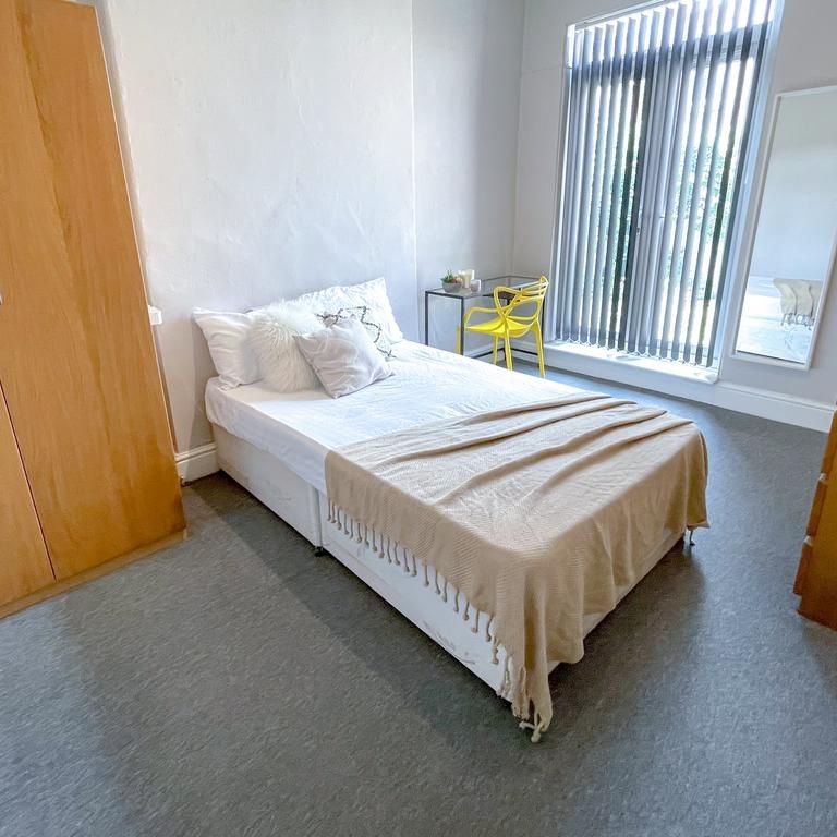 4 bedroom terraced house to rent - Photo 1