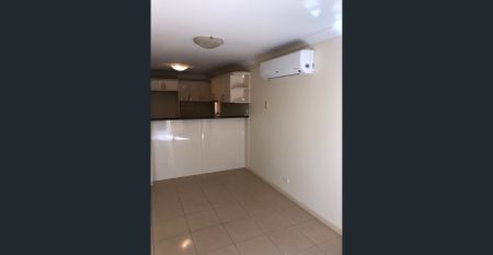 SPACIOUS 2 BEDROOM VILLA - Photo 2