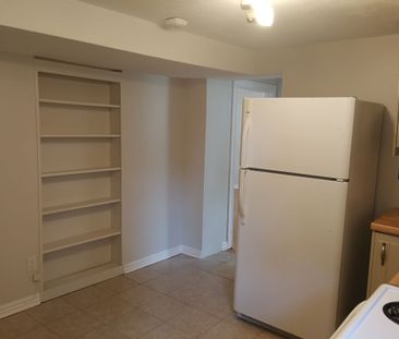 For Lease - 22 Miller Road, Oakville, Ontario - Photo 2