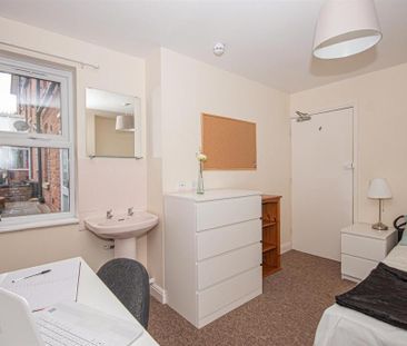 1 bedroom private hall to rent - Photo 3