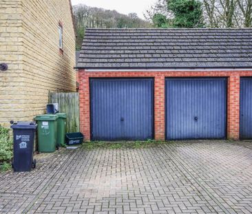 Harrolds Close, Dursley - Photo 4