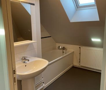 Location Appartement 2 pièces 35m² BARENTIN 76360 - Photo 3