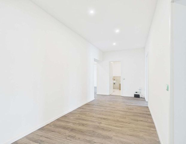 Wohnen im Grünen und abseits von der Stadt! Moderne 3-Zimmer-Wohnung mit Balkon! - Foto 1