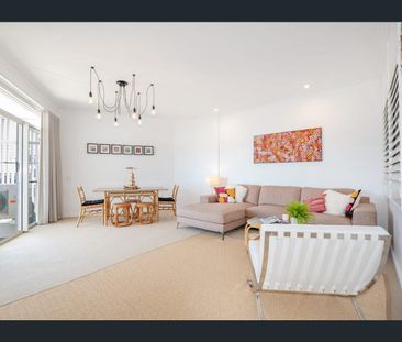 Beachside Living with Stunning Ocean Views - Photo 2