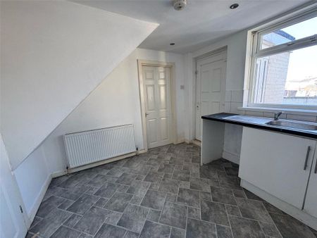 3 bedroom end of terrace house to rent - Photo 5