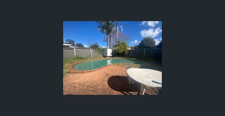 Old-Style House With Inground Pool + Separate Gaming Room - Photo 5