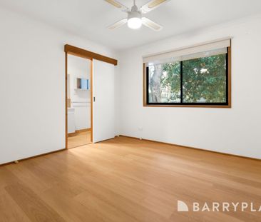 Seaside Sanctuary – Spacious 3-Bed Home with Generous Backyard - Photo 5