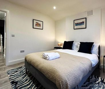 2 bedroom flat to rent - Photo 4
