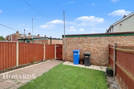 3 bedroom terraced house to rent - Photo 5