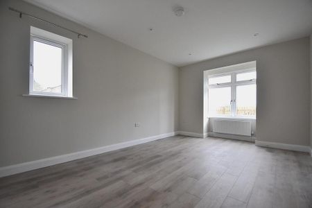 3 bedroom detached house to rent - Photo 2