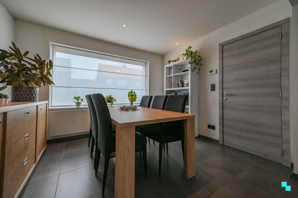 Recent gerenoveerde gezinswoning te Sint-Eloois-Winkel - Foto 1