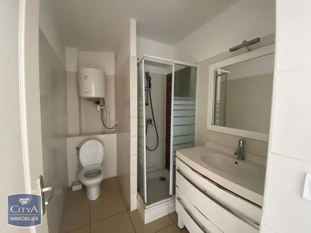 Location Appartement 1 pièce 27m² LA POSSESSION 97419 - Photo 3