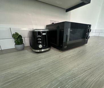 1 bedroom house of multiple occupation to rent - Photo 6