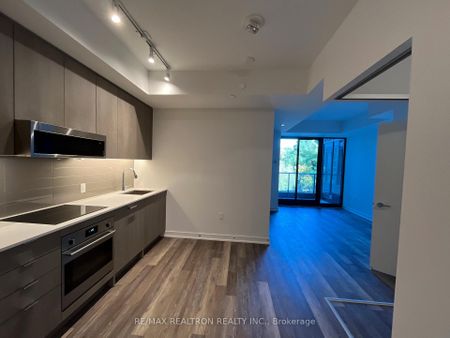 For Lease - 250 Lawrence Avenue Unit# 401, Toronto, Ontario - Photo 3